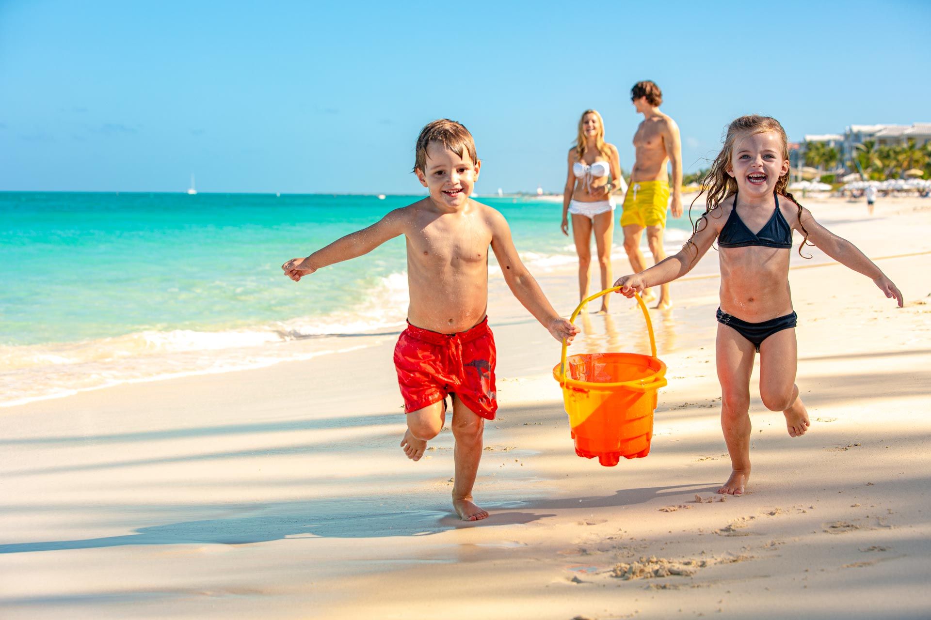 33 Fun & Fabulous Family Beach Games