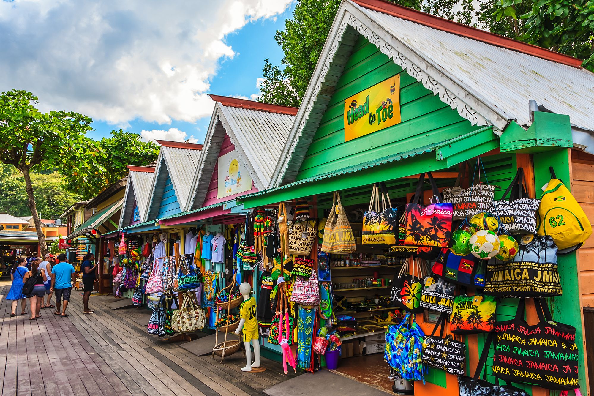The 17 Best Souvenirs To Bring Back From Jamaica Beaches