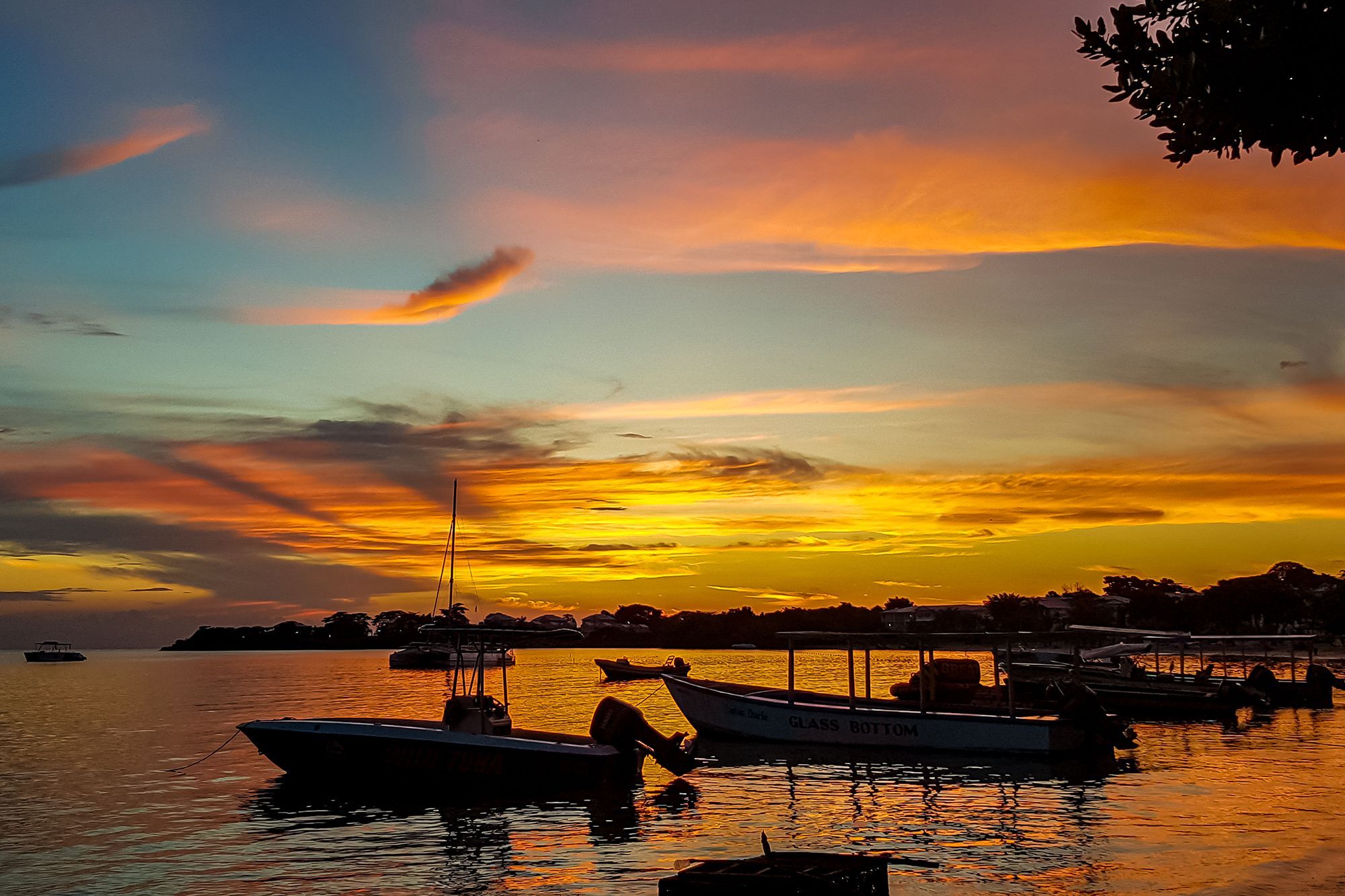 Mesmerizing Jamaica Sunsets Await (The Best Viewing Locations Revealed!)
