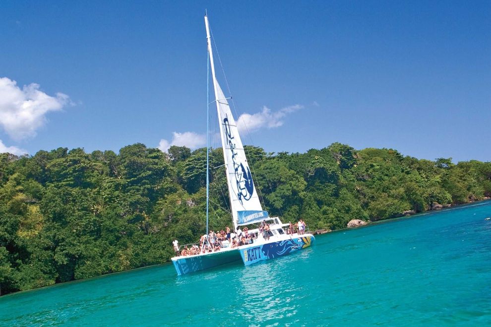 excursion-negril-jamaica-reggae-catamaran