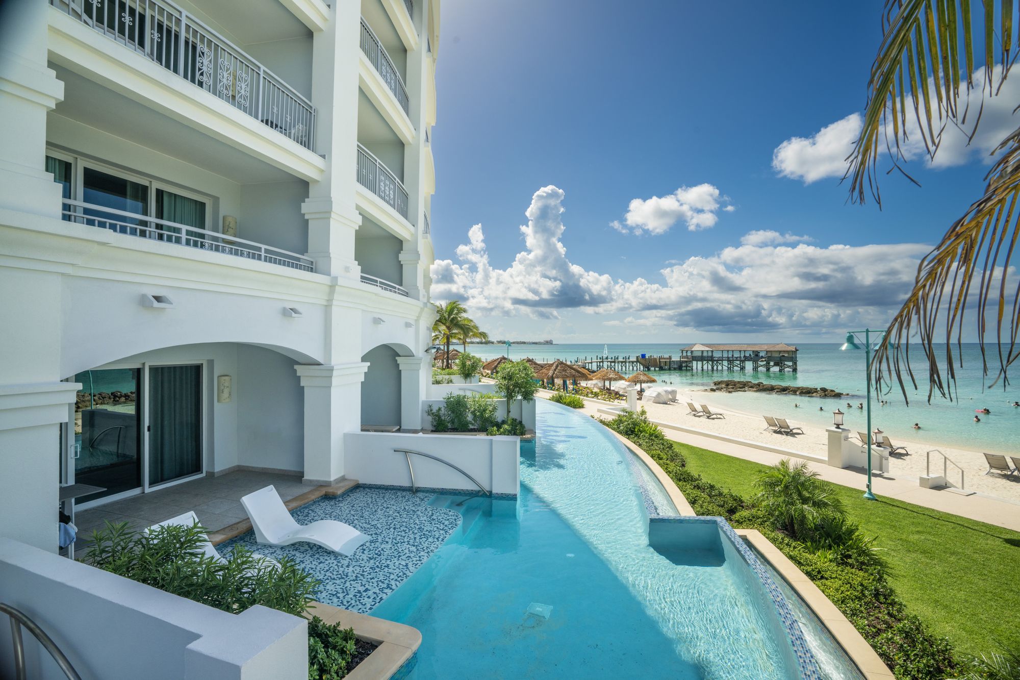 sandals-royal-bahamian-swim-up-room