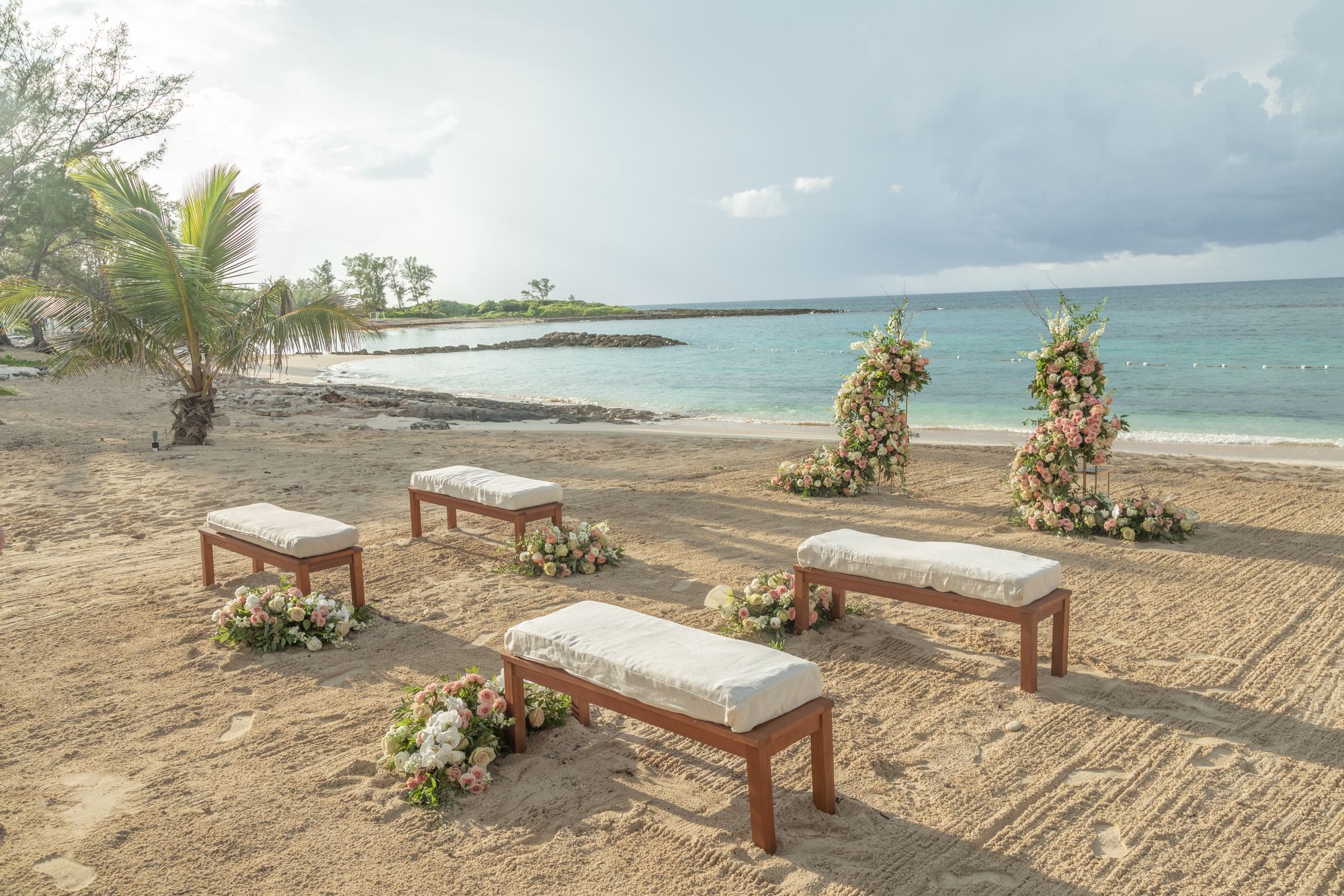 beach wedding seating