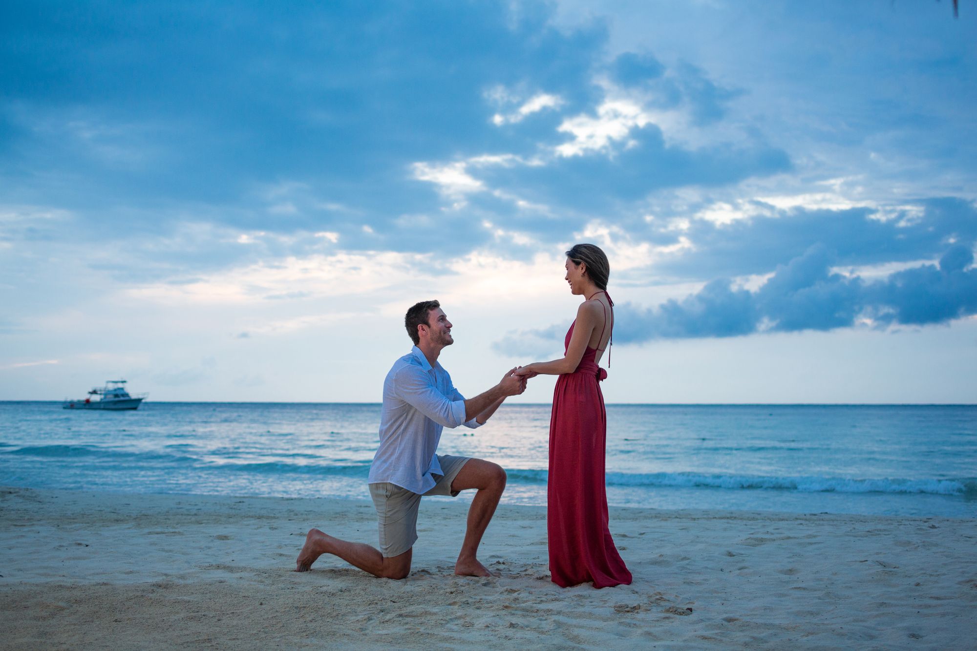 Nothing Beats These 16 Beach Proposal Ideas!