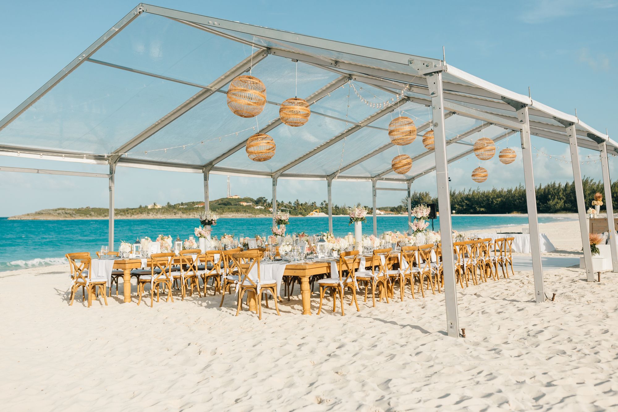 Beach wedding seating